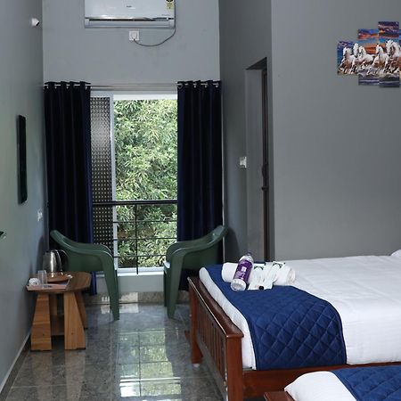 Bay Walk Residency Hotel ออโรวิลล์ ภายนอก รูปภาพ