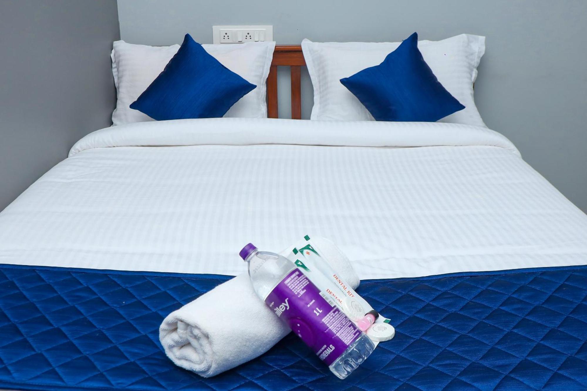 Bay Walk Residency Hotel ออโรวิลล์ ภายนอก รูปภาพ